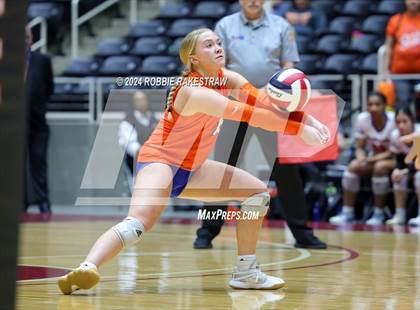 Thumbnail 1 in Grand Oaks vs. Fulshear (UIL 6A Volleyball Division 1 Final) photogallery.
