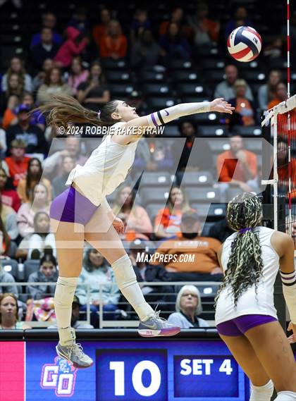 Thumbnail 1 in Grand Oaks vs. Fulshear (UIL 6A Volleyball Division 1 Final) photogallery.