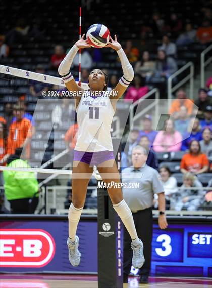 Thumbnail 1 in Grand Oaks vs. Fulshear (UIL 6A Volleyball Division 1 Final) photogallery.