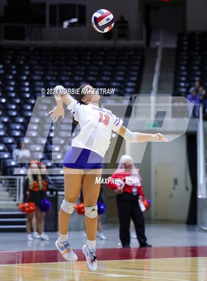 Thumbnail 1 in Grand Oaks vs. Fulshear (UIL 6A Volleyball Division 1 Final) photogallery.