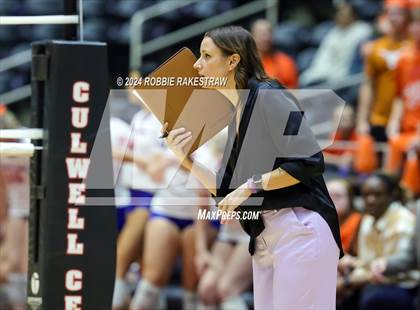 Thumbnail 3 in Grand Oaks vs. Fulshear (UIL 6A Volleyball Division 1 Final) photogallery.