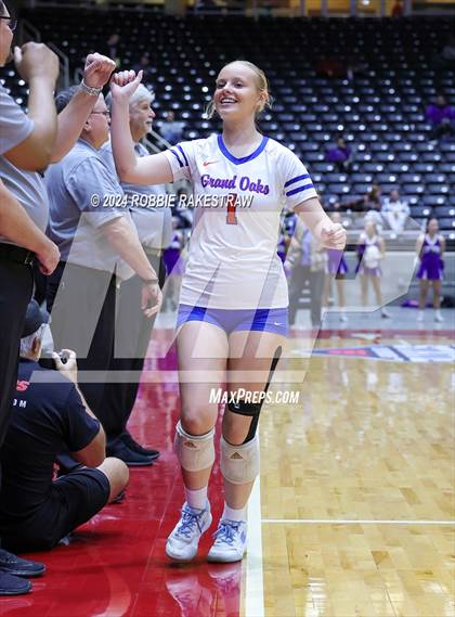 Thumbnail 2 in Grand Oaks vs. Fulshear (UIL 6A Volleyball Division 1 Final) photogallery.