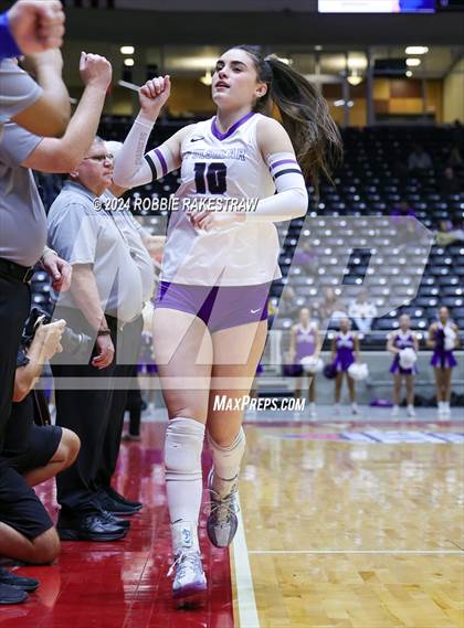 Thumbnail 1 in Grand Oaks vs. Fulshear (UIL 6A Volleyball Division 1 Final) photogallery.