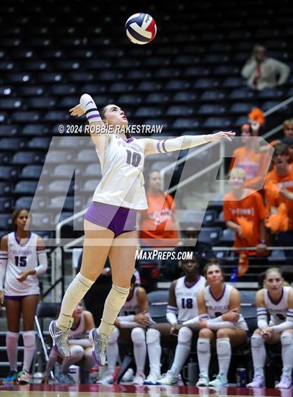 Thumbnail 2 in Grand Oaks vs. Fulshear (UIL 6A Volleyball Division 1 Final) photogallery.