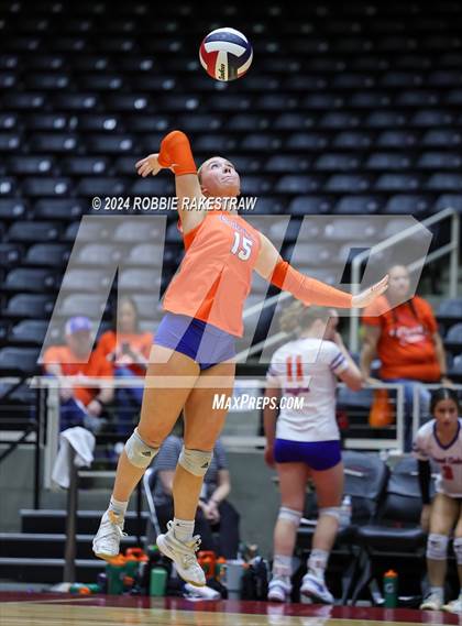 Thumbnail 3 in Grand Oaks vs. Fulshear (UIL 6A Volleyball Division 1 Final) photogallery.