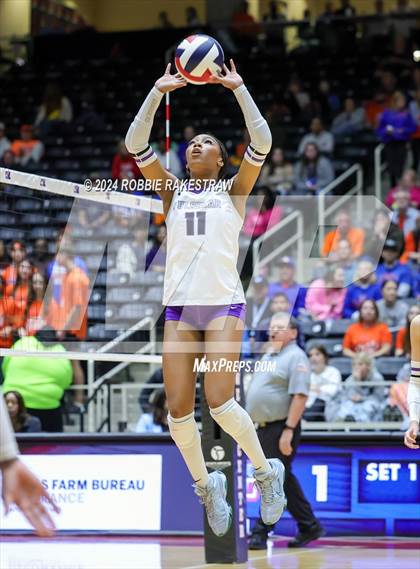 Thumbnail 2 in Grand Oaks vs. Fulshear (UIL 6A Volleyball Division 1 Final) photogallery.