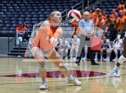 Thumbnail 1 in Grand Oaks vs. Fulshear (UIL 6A Volleyball Division 1 Final) photogallery.