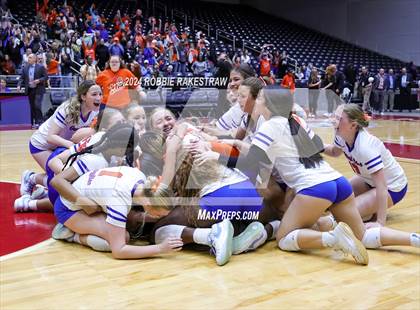 Thumbnail 2 in Grand Oaks vs. Fulshear (UIL 6A Volleyball Division 1 Final) photogallery.
