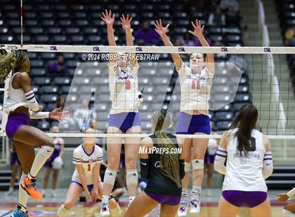 Thumbnail 1 in Grand Oaks vs. Fulshear (UIL 6A Volleyball Division 1 Final) photogallery.