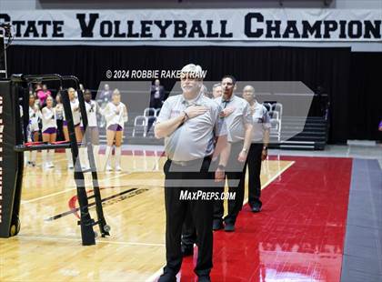 Thumbnail 3 in Grand Oaks vs. Fulshear (UIL 6A Volleyball Division 1 Final) photogallery.