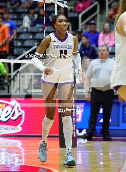 Thumbnail 3 in Grand Oaks vs. Fulshear (UIL 6A Volleyball Division 1 Final) photogallery.