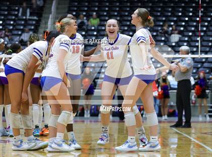 Thumbnail 1 in Grand Oaks vs. Fulshear (UIL 6A Volleyball Division 1 Final) photogallery.