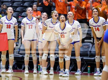 Thumbnail 1 in Grand Oaks vs. Fulshear (UIL 6A Volleyball Division 1 Final) photogallery.