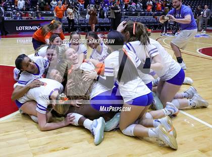 Thumbnail 1 in Grand Oaks vs. Fulshear (UIL 6A Volleyball Division 1 Final) photogallery.