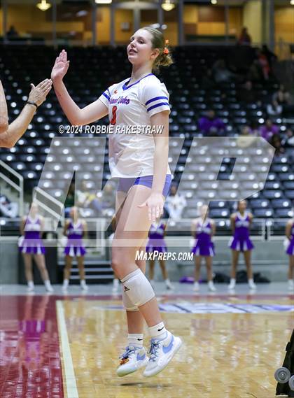 Thumbnail 3 in Grand Oaks vs. Fulshear (UIL 6A Volleyball Division 1 Final) photogallery.