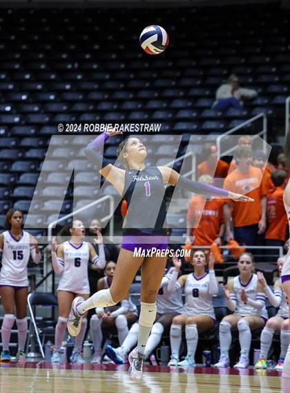Thumbnail 3 in Grand Oaks vs. Fulshear (UIL 6A Volleyball Division 1 Final) photogallery.