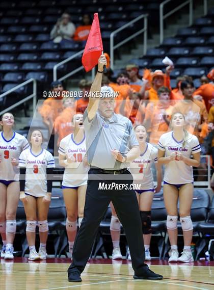 Thumbnail 2 in Grand Oaks vs. Fulshear (UIL 6A Volleyball Division 1 Final) photogallery.