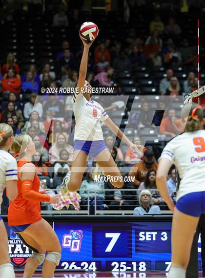 Thumbnail 1 in Grand Oaks vs. Fulshear (UIL 6A Volleyball Division 1 Final) photogallery.