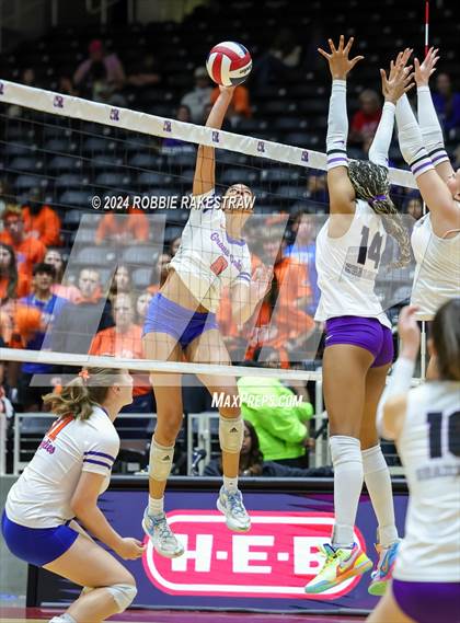 Thumbnail 2 in Grand Oaks vs. Fulshear (UIL 6A Volleyball Division 1 Final) photogallery.