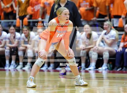 Thumbnail 3 in Grand Oaks vs. Fulshear (UIL 6A Volleyball Division 1 Final) photogallery.