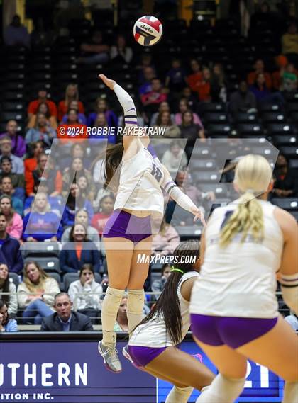 Thumbnail 2 in Grand Oaks vs. Fulshear (UIL 6A Volleyball Division 1 Final) photogallery.
