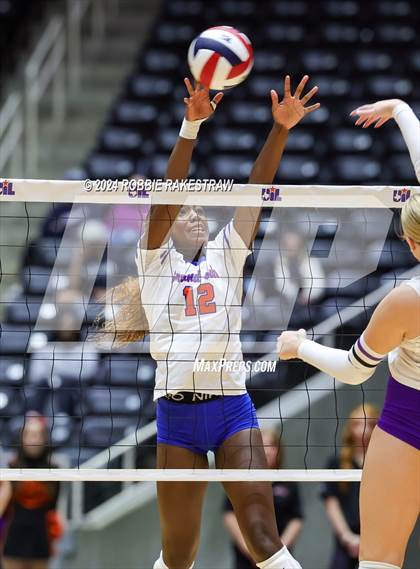 Thumbnail 3 in Grand Oaks vs. Fulshear (UIL 6A Volleyball Division 1 Final) photogallery.
