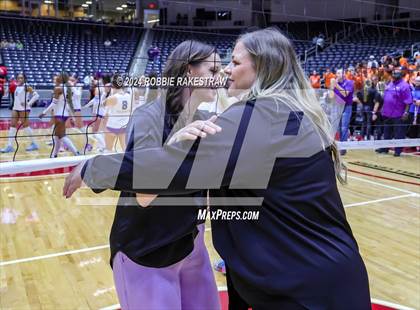 Thumbnail 3 in Grand Oaks vs. Fulshear (UIL 6A Volleyball Division 1 Final) photogallery.