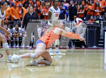 Thumbnail 3 in Grand Oaks vs. Fulshear (UIL 6A Volleyball Division 1 Final) photogallery.