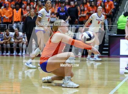 Thumbnail 3 in Grand Oaks vs. Fulshear (UIL 6A Volleyball Division 1 Final) photogallery.