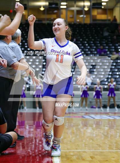 Thumbnail 2 in Grand Oaks vs. Fulshear (UIL 6A Volleyball Division 1 Final) photogallery.