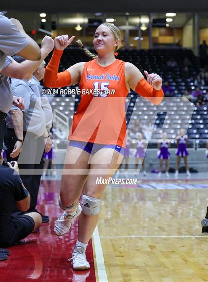 Thumbnail 3 in Grand Oaks vs. Fulshear (UIL 6A Volleyball Division 1 Final) photogallery.