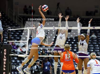 Thumbnail 1 in Grand Oaks vs. Fulshear (UIL 6A Volleyball Division 1 Final) photogallery.