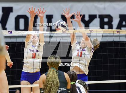Thumbnail 1 in Grand Oaks vs. Fulshear (UIL 6A Volleyball Division 1 Final) photogallery.