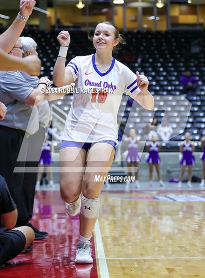 Thumbnail 1 in Grand Oaks vs. Fulshear (UIL 6A Volleyball Division 1 Final) photogallery.