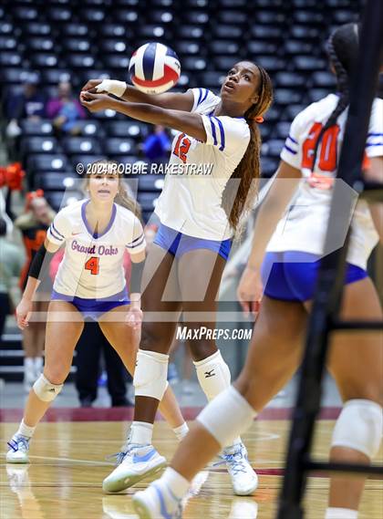 Thumbnail 2 in Grand Oaks vs. Fulshear (UIL 6A Volleyball Division 1 Final) photogallery.