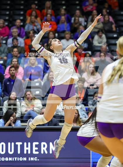 Thumbnail 1 in Grand Oaks vs. Fulshear (UIL 6A Volleyball Division 1 Final) photogallery.