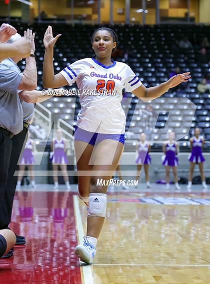 Thumbnail 3 in Grand Oaks vs. Fulshear (UIL 6A Volleyball Division 1 Final) photogallery.