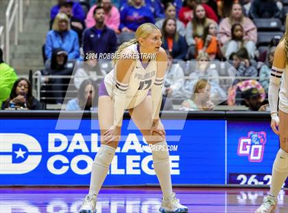 Thumbnail 2 in Grand Oaks vs. Fulshear (UIL 6A Volleyball Division 1 Final) photogallery.