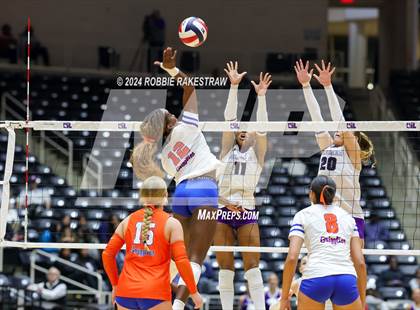 Thumbnail 1 in Grand Oaks vs. Fulshear (UIL 6A Volleyball Division 1 Final) photogallery.