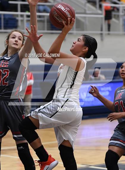 Thumbnail 1 in Harlingen South vs Lee [Robert E.] (NISD Basketball Tournament) photogallery.