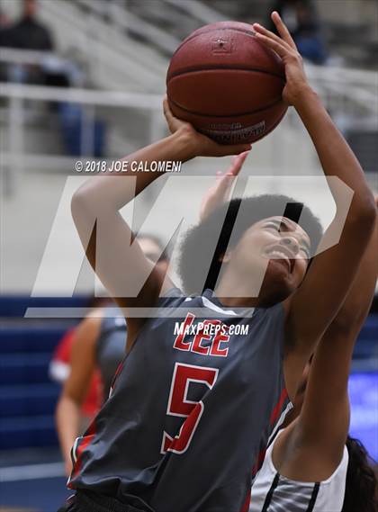 Thumbnail 1 in Harlingen South vs Lee [Robert E.] (NISD Basketball Tournament) photogallery.