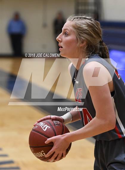 Thumbnail 1 in Harlingen South vs Lee [Robert E.] (NISD Basketball Tournament) photogallery.