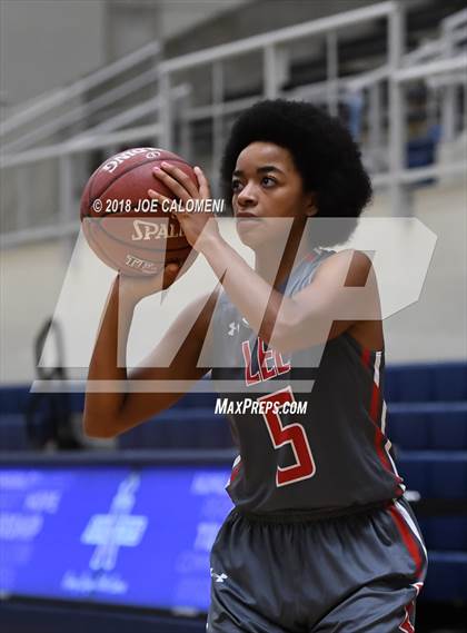 Thumbnail 3 in Harlingen South vs Lee [Robert E.] (NISD Basketball Tournament) photogallery.