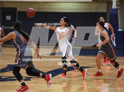 Thumbnail 3 in Harlingen South vs Lee [Robert E.] (NISD Basketball Tournament) photogallery.
