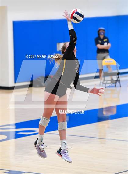 Thumbnail 2 in Phoenix Country Day vs. Scottsdale Christian Academy (PCDS Desert Classic) photogallery.