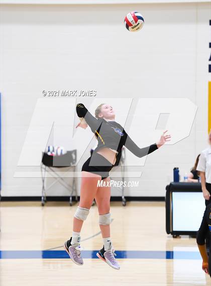 Thumbnail 2 in Phoenix Country Day vs. Scottsdale Christian Academy (PCDS Desert Classic) photogallery.