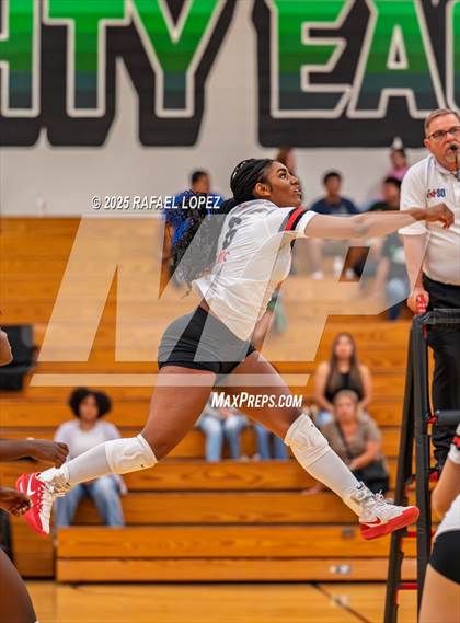 Thumbnail 1 in Langham Creek @ Pasadena photogallery.