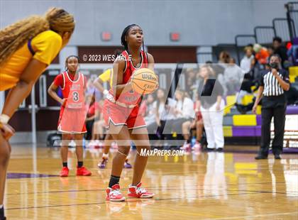 Thumbnail 2 in Clinton vs. DeSoto Central (MHSAA 6A Round 1) photogallery.