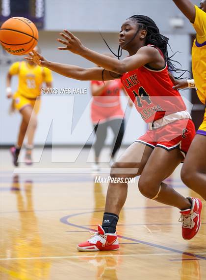 Thumbnail 2 in Clinton vs. DeSoto Central (MHSAA 6A Round 1) photogallery.