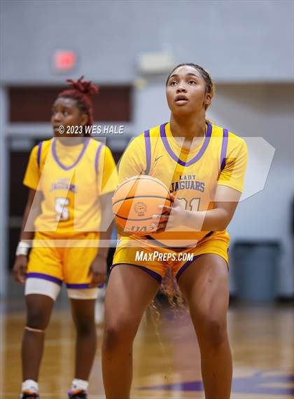 Thumbnail 3 in Clinton vs. DeSoto Central (MHSAA 6A Round 1) photogallery.